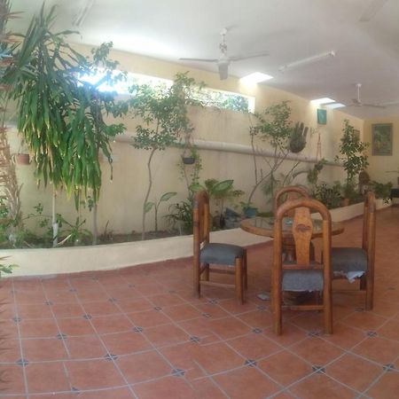 Room In Guest Room - Padrinos Hostal La Paz Full House Esterno foto