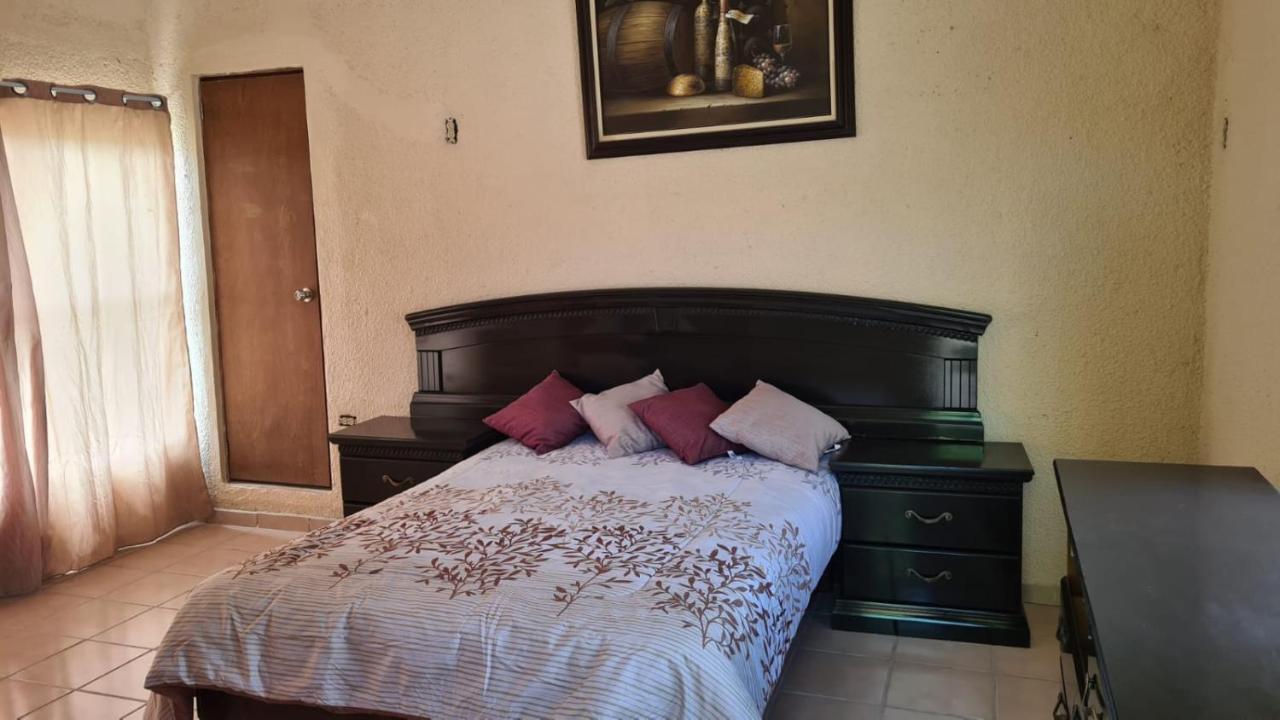 Room In Guest Room - Padrinos Hostal La Paz Full House Esterno foto