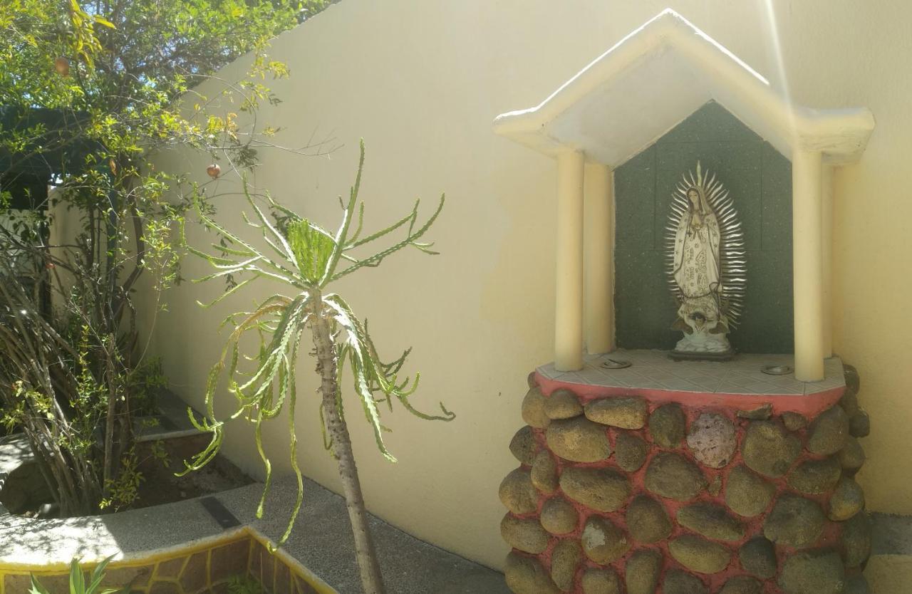 Room In Guest Room - Padrinos Hostal La Paz Full House Esterno foto